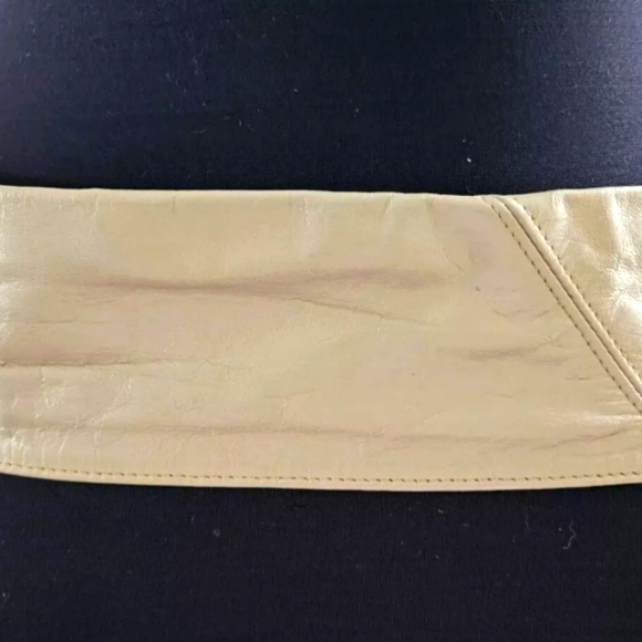 VINTAGE APPLE ACC of NY Size M Hip/Waist Leather Belt Large Gold Paisley Buckle - Picture 7 of 8